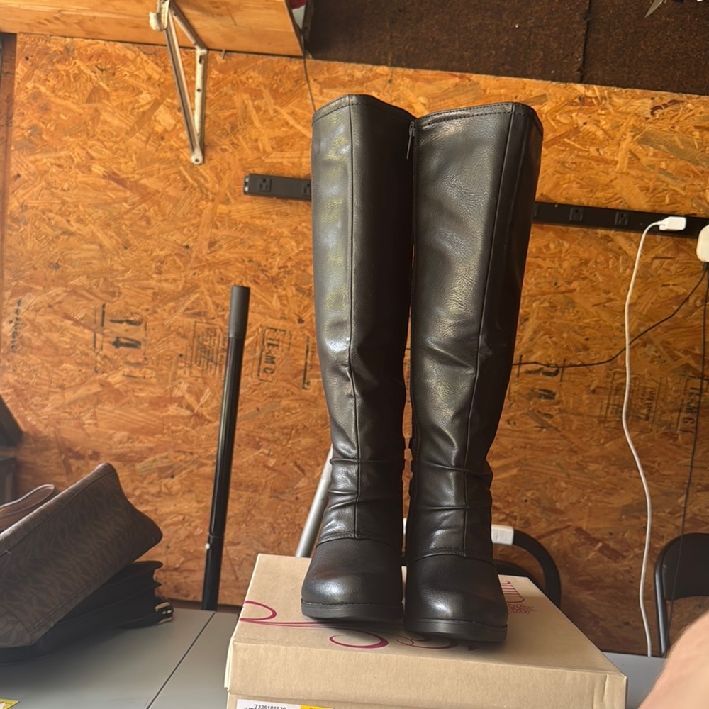 Stylish Black Knee-High Boots